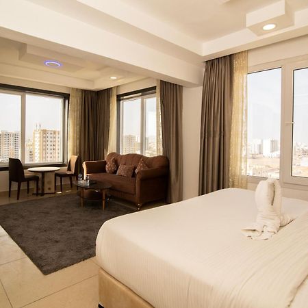 Diamond Star Hotel فندق النجمة الماسية Seeb Exterior foto