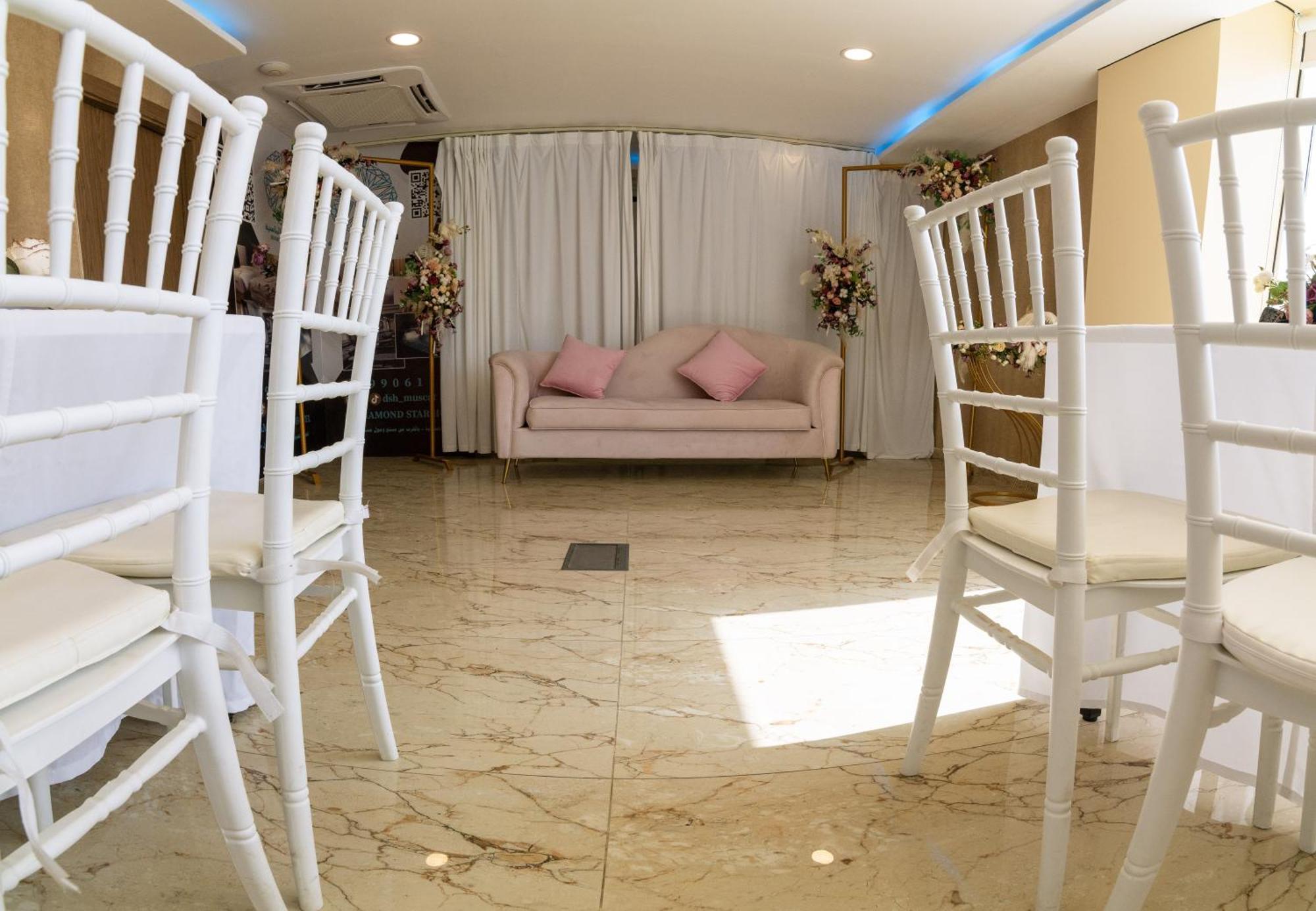 Diamond Star Hotel فندق النجمة الماسية Seeb Exterior foto