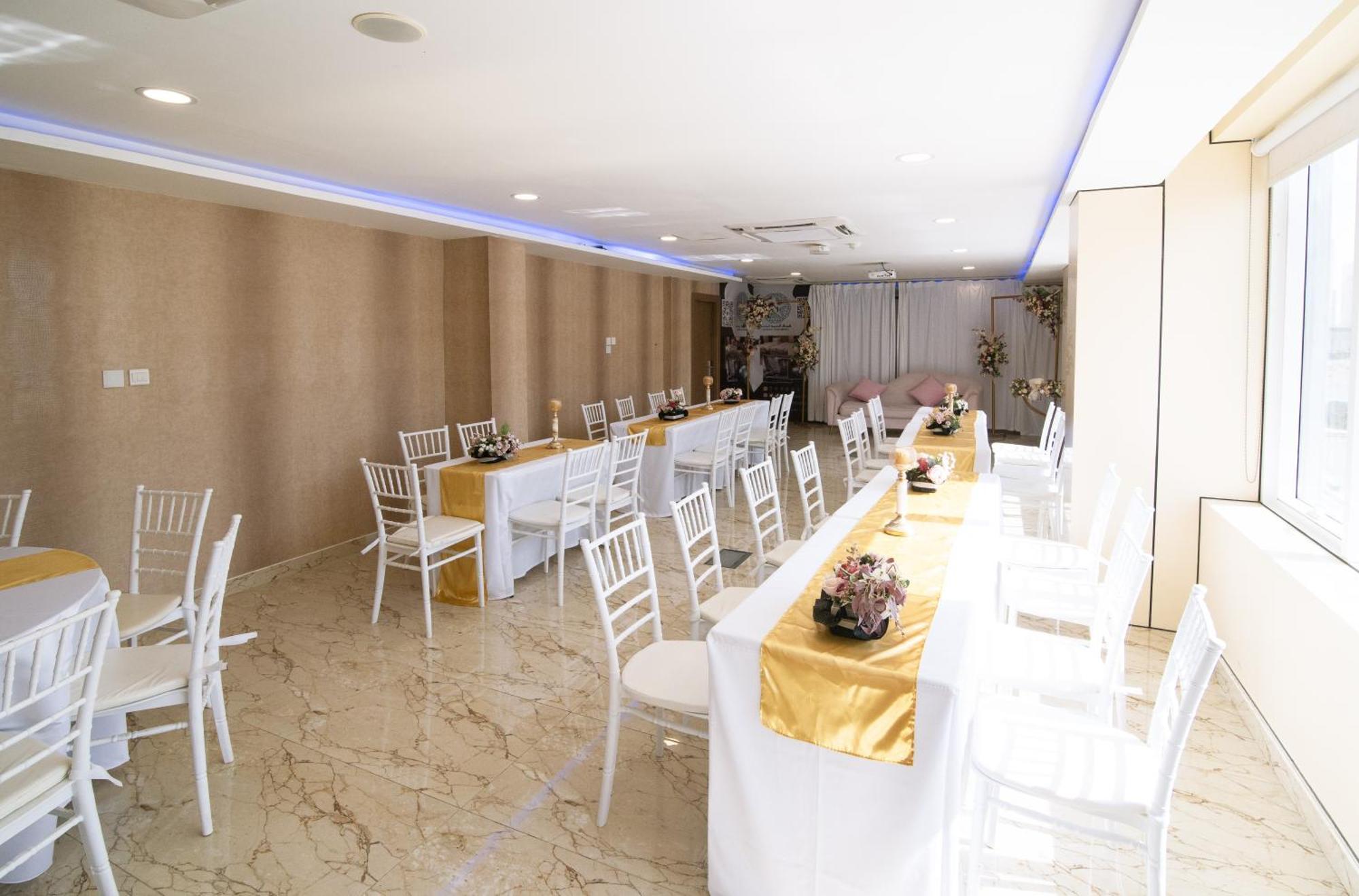 Diamond Star Hotel فندق النجمة الماسية Seeb Exterior foto