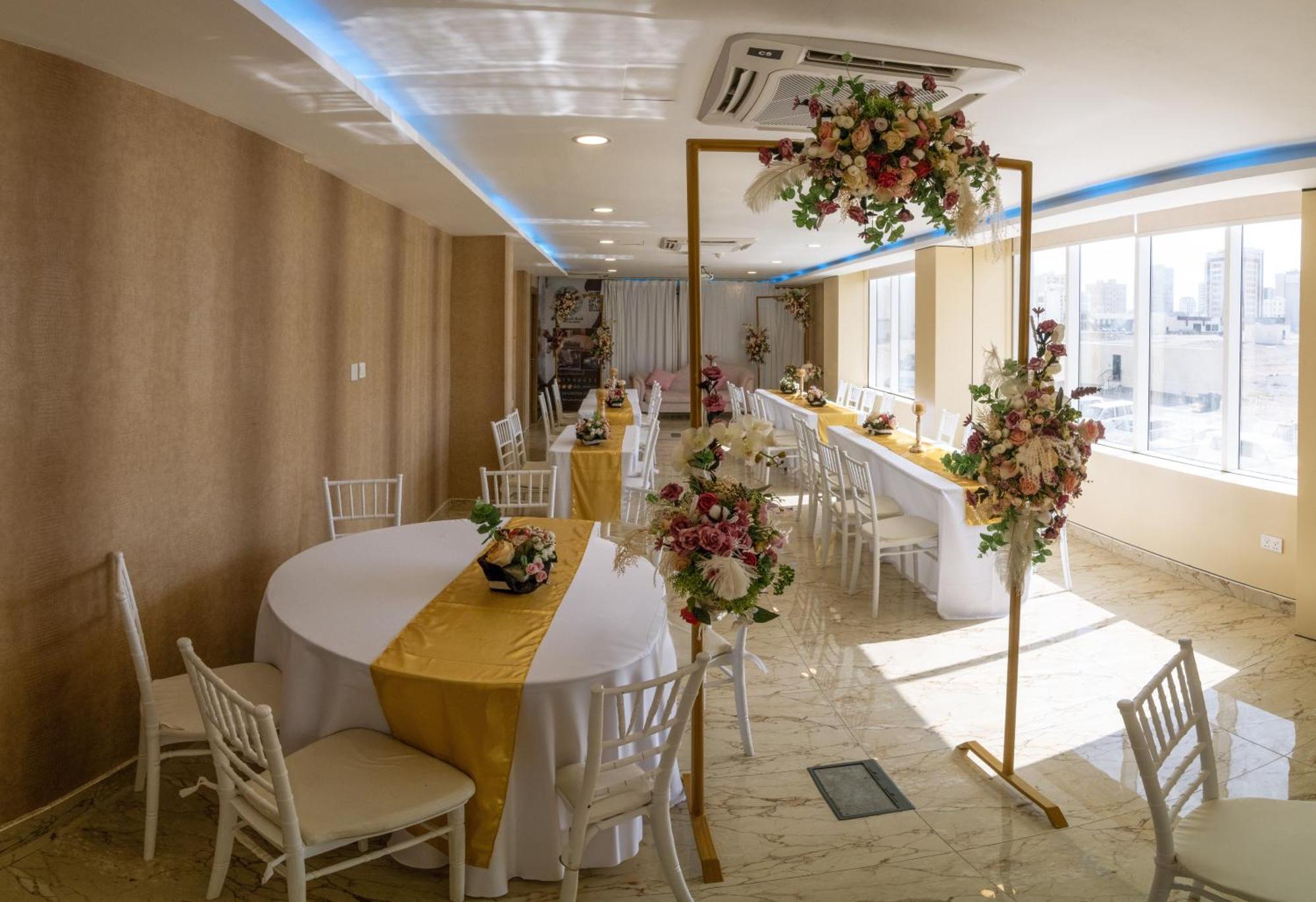 Diamond Star Hotel فندق النجمة الماسية Seeb Exterior foto