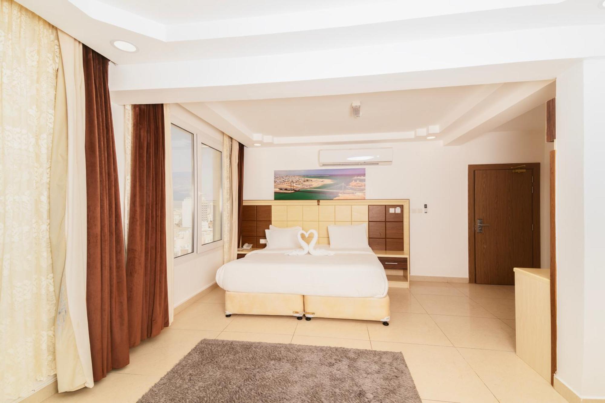 Diamond Star Hotel فندق النجمة الماسية Seeb Exterior foto