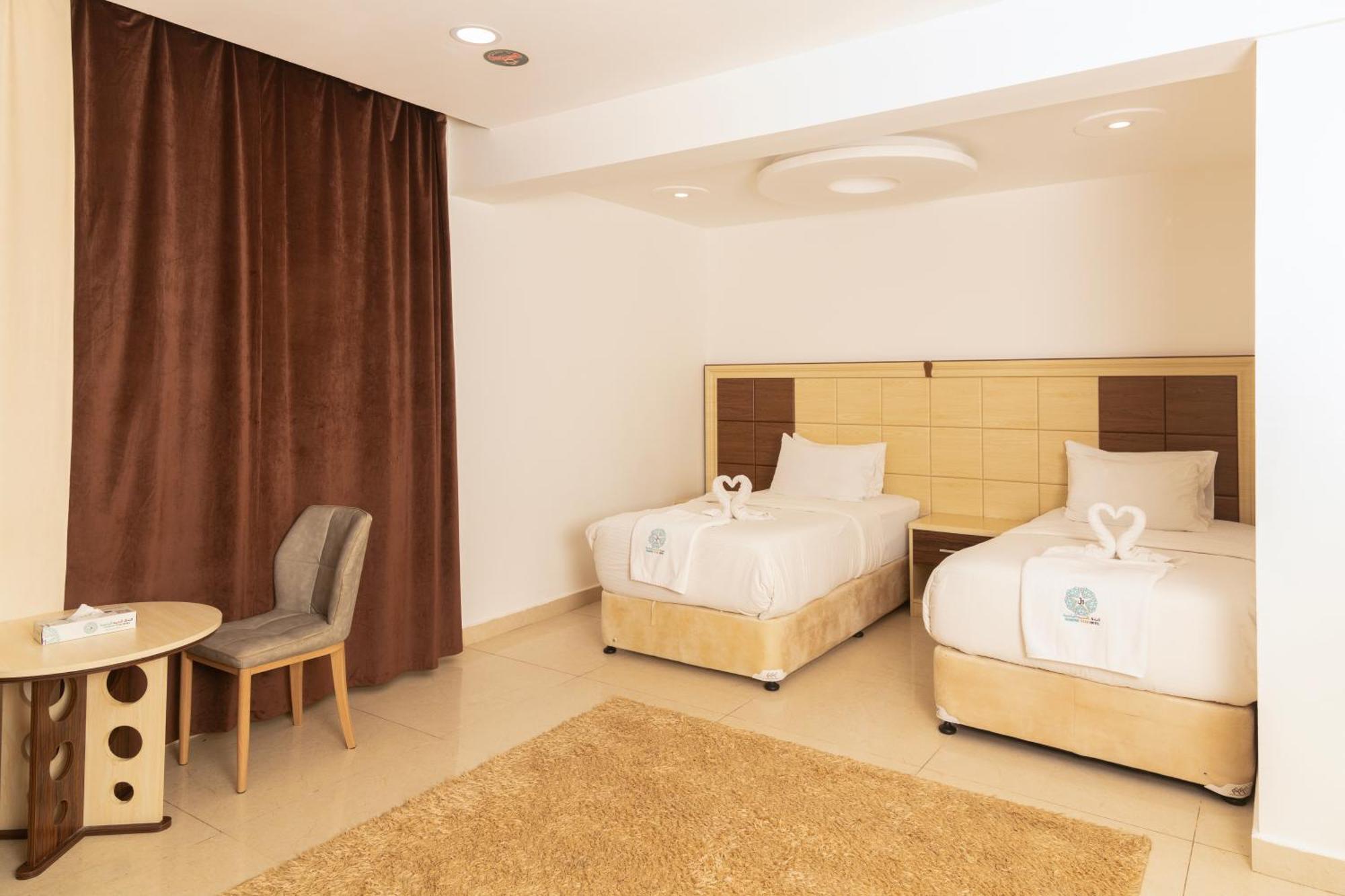 Diamond Star Hotel فندق النجمة الماسية Seeb Exterior foto