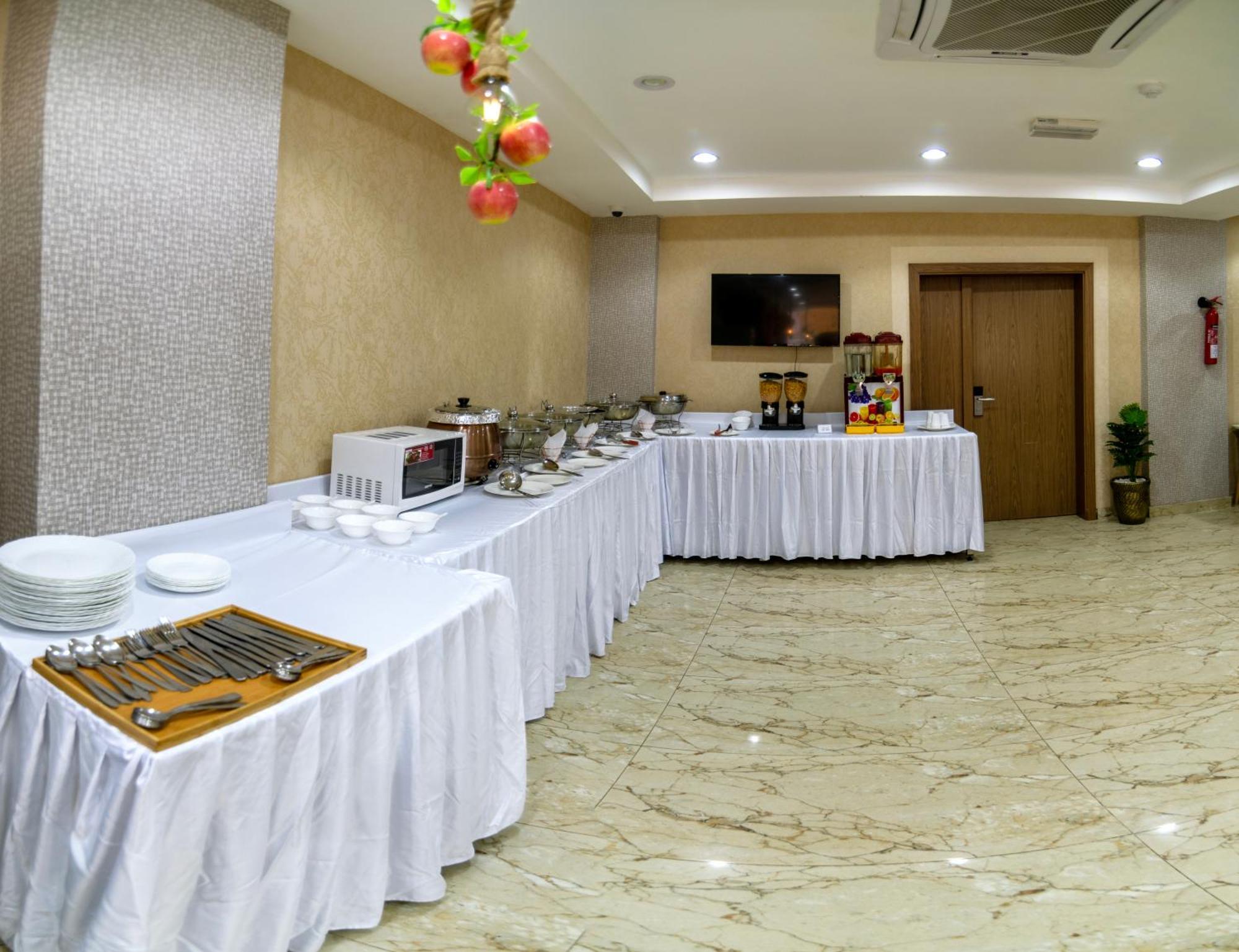 Diamond Star Hotel فندق النجمة الماسية Seeb Exterior foto