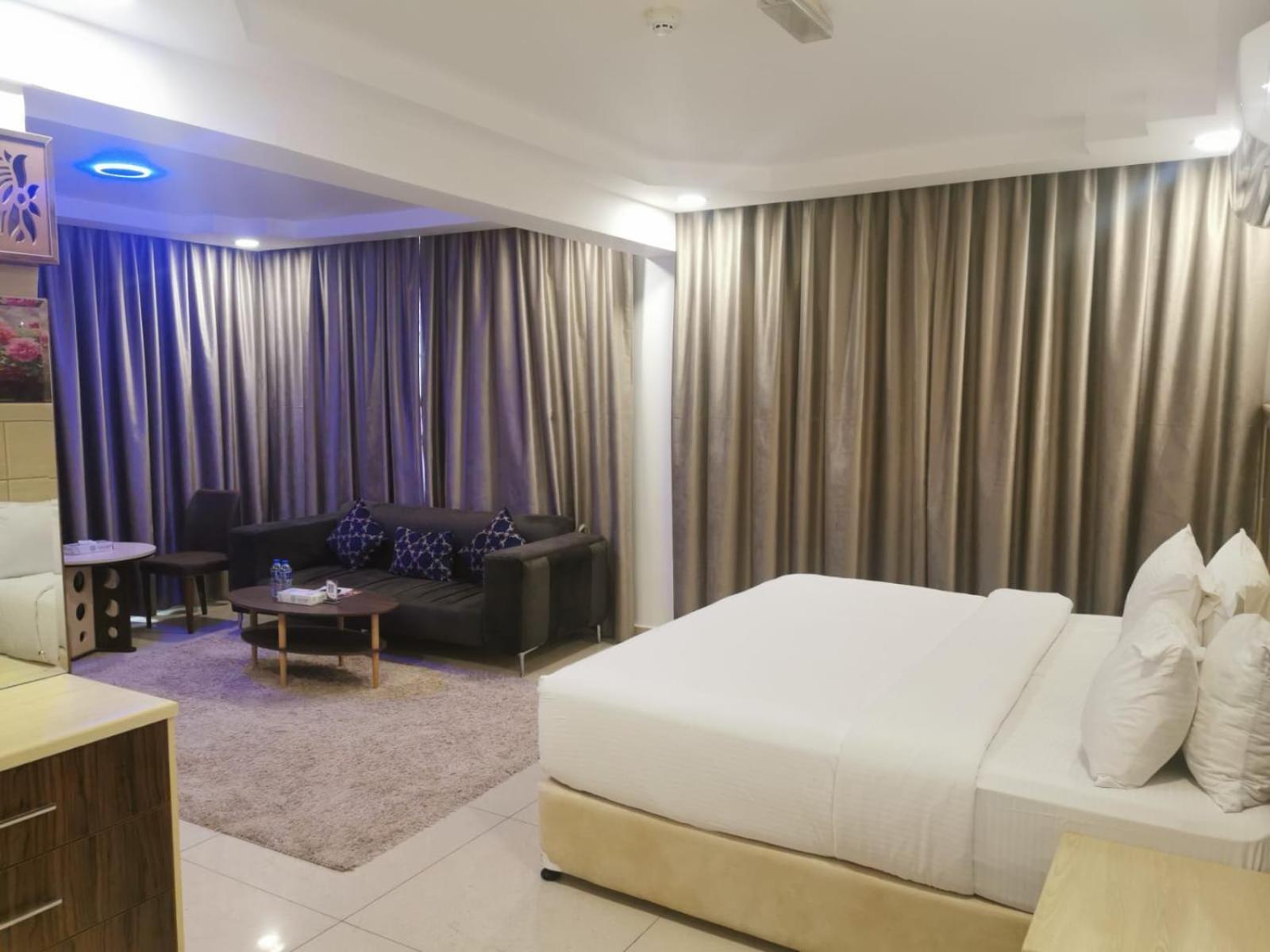 Diamond Star Hotel فندق النجمة الماسية Seeb Exterior foto