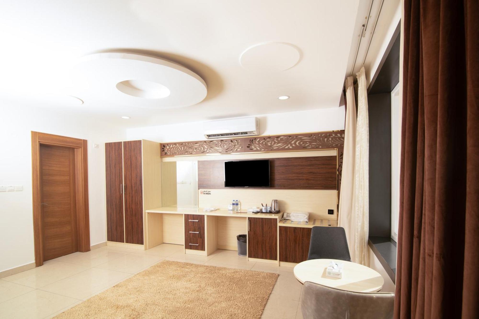 Diamond Star Hotel فندق النجمة الماسية Seeb Exterior foto