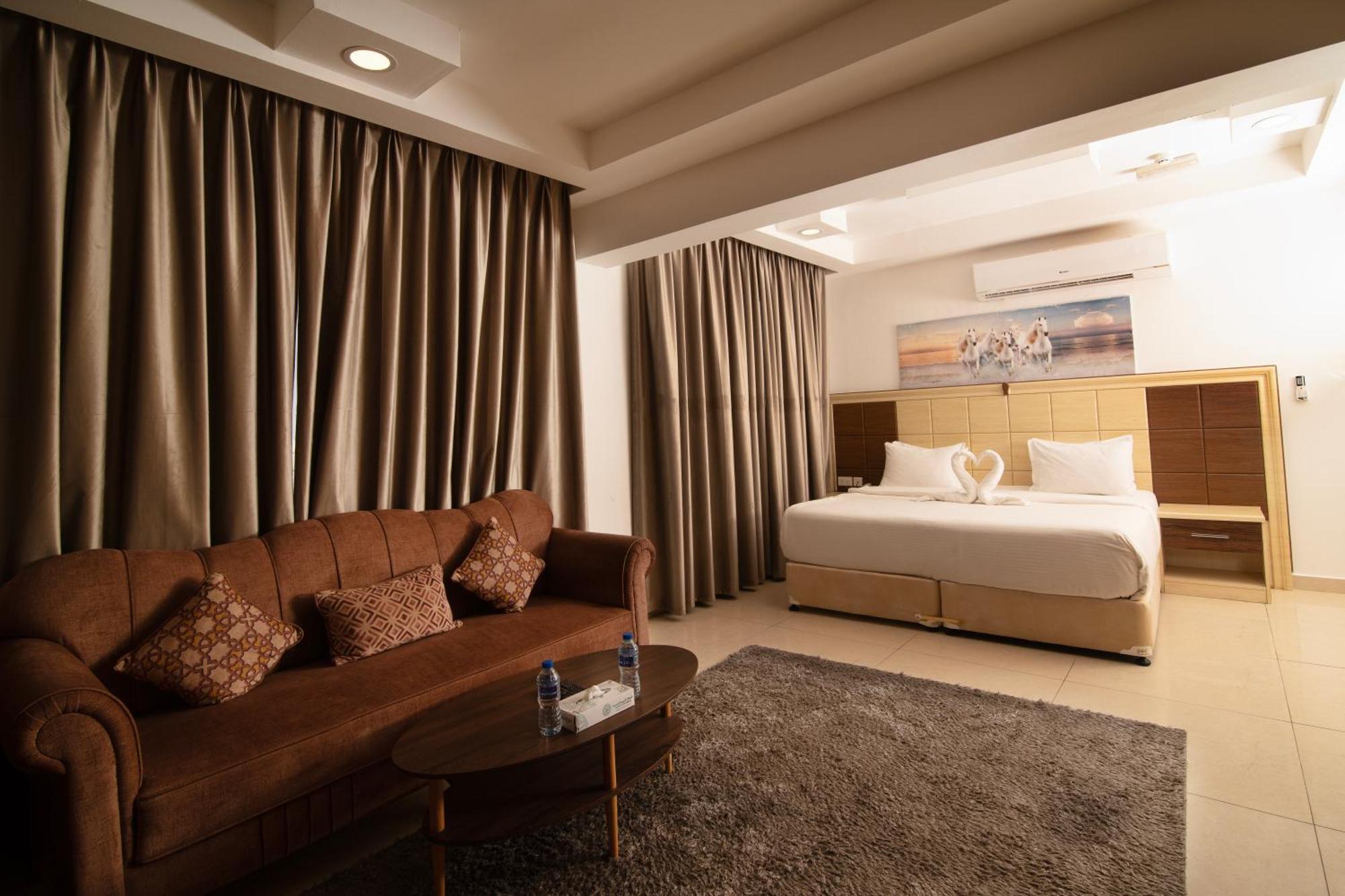 Diamond Star Hotel فندق النجمة الماسية Seeb Exterior foto