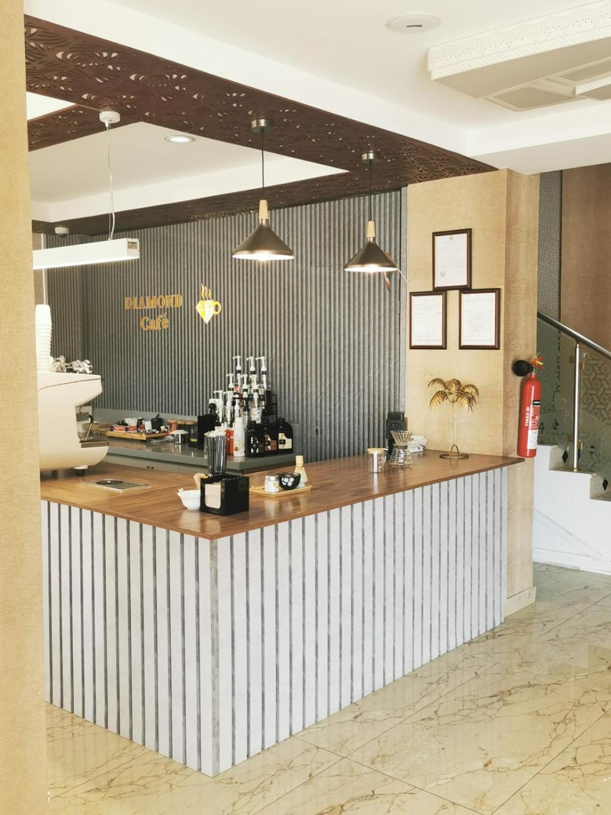 Diamond Star Hotel فندق النجمة الماسية Seeb Exterior foto