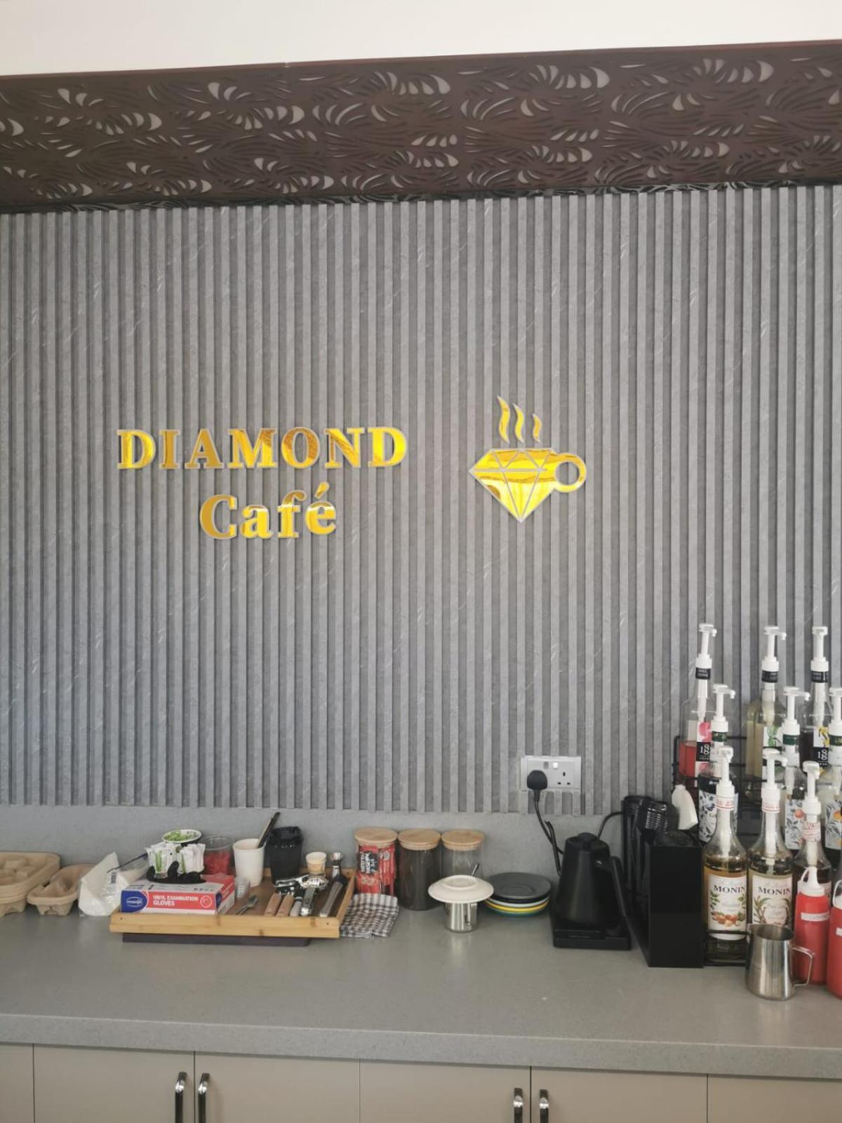 Diamond Star Hotel فندق النجمة الماسية Seeb Exterior foto