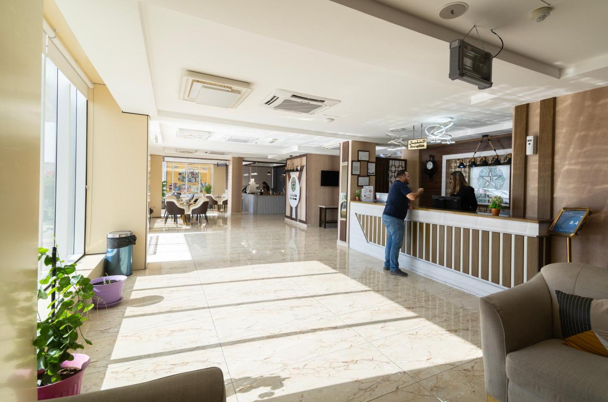 Diamond Star Hotel فندق النجمة الماسية Seeb Exterior foto